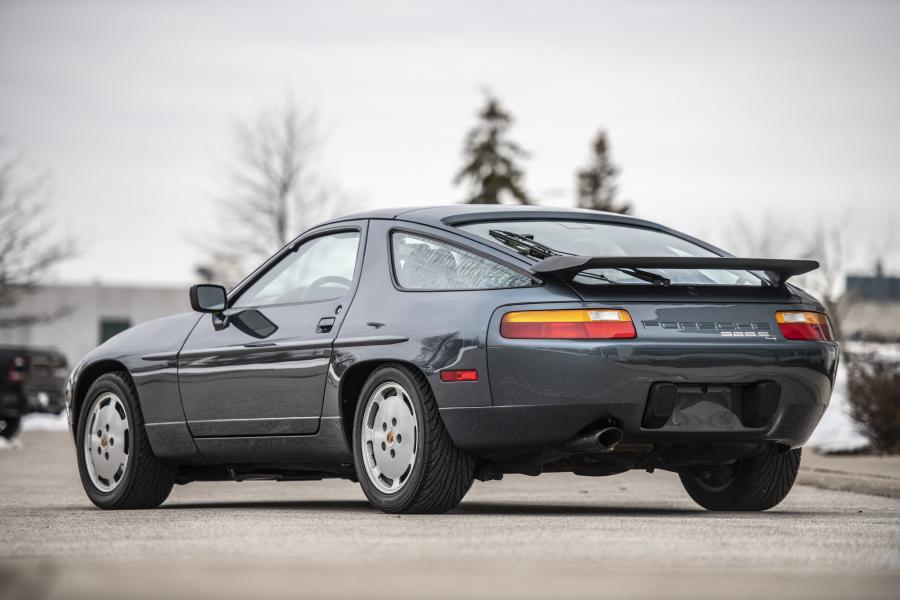  Porsche 928 S4 1988 года  (фото 11 из 70)